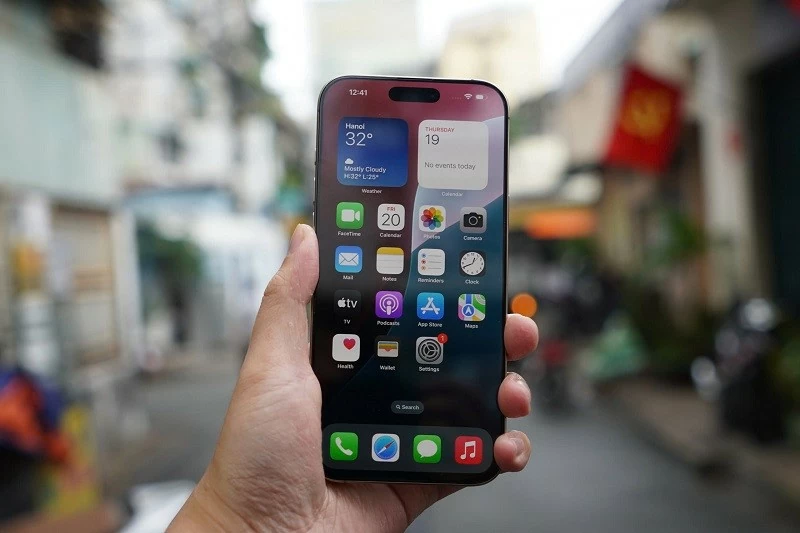 Cận cảnh iPhone 16 Pro Max xách tay về Việt Nam, giá 79 triệu đồng Cận cảnh iPhone 16 Pro Max xách tay về Việt Nam, giá 79 triệu đồng