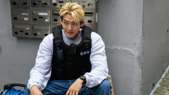 Phim Hàn 'Officer Black Belt' dẫn đầu Netflix toàn cầu Phim Hàn 'Officer Black Belt' dẫn đầu Netflix toàn cầu