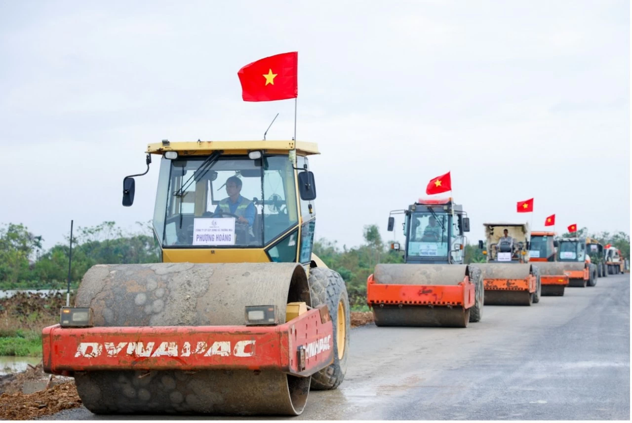 Tỉnh Bắc Ninh yêu cầu các nhà thầu thi công 3 ca, 4 kíp nhằm đẩy nhanh tiến độ thực hiện dự án- Ảnh: VGP/Nhật Bắc Tỉnh Bắc Ninh yêu cầu các nhà thầu thi công 3 ca, 4 kíp nhằm đẩy nhanh tiến độ thực hiện dự án- Ảnh: VGP/Nhật Bắc