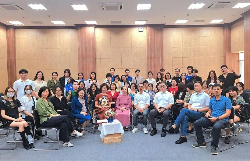 Câu chuyện văn hoá và vấn đề bản quyền nhìn từ huyền thoại Doraemon Câu chuyện văn hoá và vấn đề bản quyền nhìn từ huyền thoại Doraemon