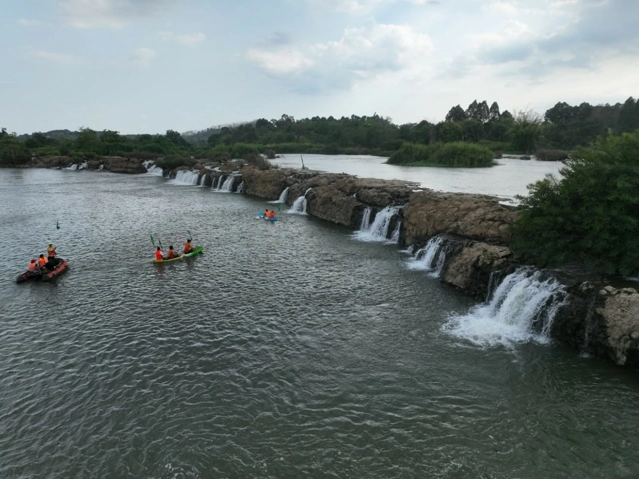 Thác Ba Giọt, khung cảnh kỳ vĩ giữa rừng thiêng Đồng Nai Thác Ba Giọt - khung cảnh êm đềm giữa rừng thiêng Đồng Nai