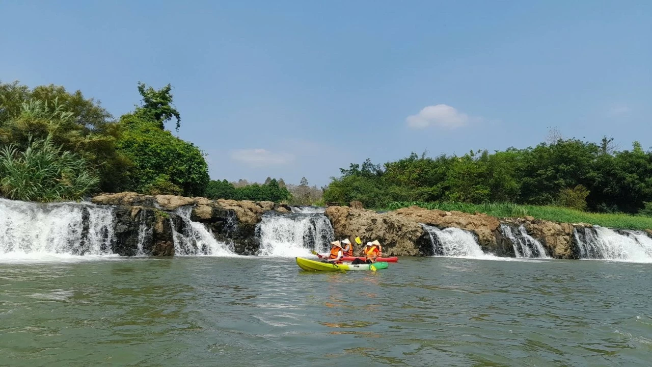 Thác Ba Giọt, khung cảnh kỳ vĩ giữa rừng thiêng Đồng Nai Thác Ba Giọt, khung cảnh kỳ vĩ giữa rừng thiêng Đồng Nai
