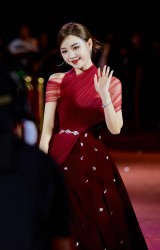 Diễn viên Quỳnh Kool khoe vóc dáng gợi cảm trong bộ ảnh mới Diễn viên Quỳnh Kool khoe vóc dáng gợi cảm trong bộ ảnh mới