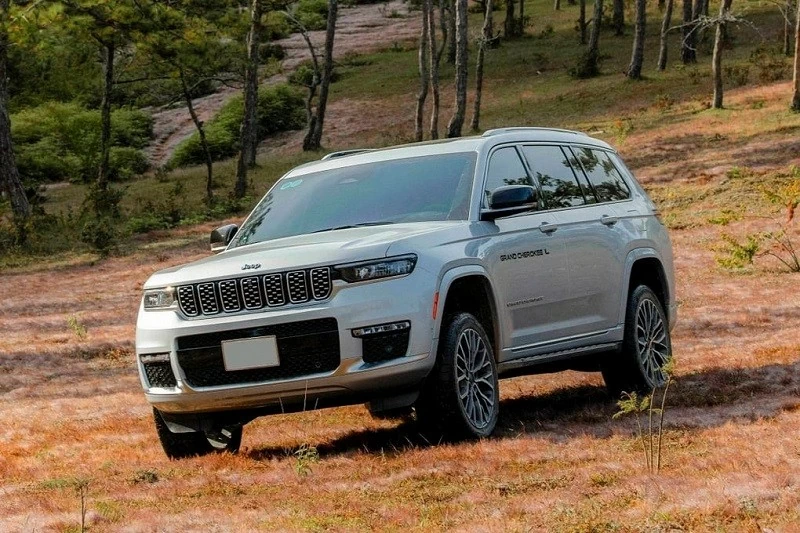 Có tổng cộng 12 chiếc Jeep Grand Cherokee bản L tại Việt Nam thuộc diện triệu hồi xe Có tổng cộng 12 chiếc Jeep Grand Cherokee bản L tại Việt Nam thuộc diện triệu hồi xe