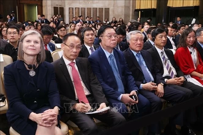 Tổng Bí thư, Chủ tịch nước Tô Lâm tiếp các chuyên gia, học giả tại Đại học Columbia Tổng Bí thư, Chủ tịch nước Tô Lâm tiếp các chuyên gia, học giả tại Đại học Columbia