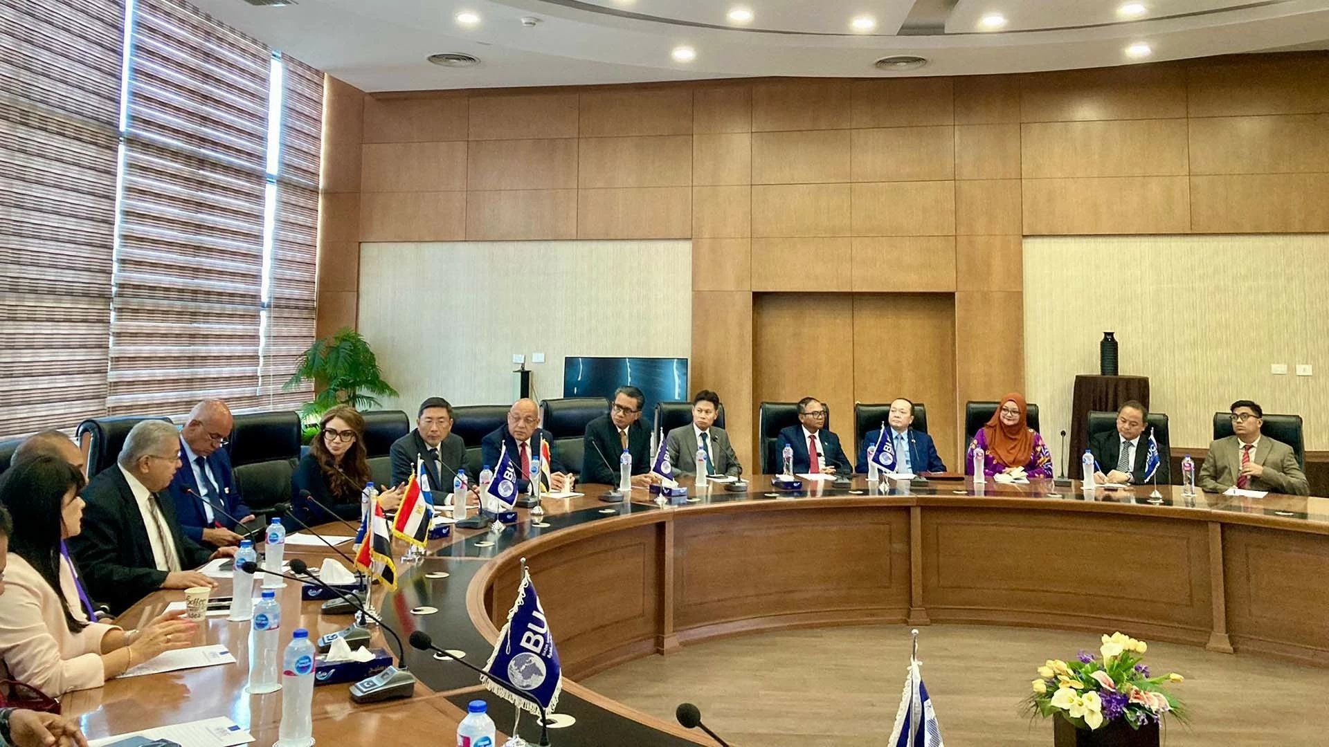 Đại sứ các nước ASEAN tại Cairo giao lưu với sinh viên Đại học Badr ở Cairo Đại sứ các nước ASEAN tại Cairo giao lưu với sinh viên Đại học Badr ở Cairo