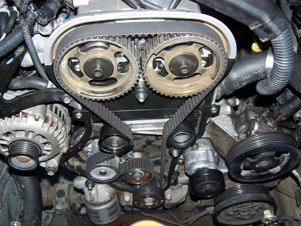 Vị trí dây cua-roa nối với trục cam trên ô tô. (Nguồn: Autocar) Vị trí dây cua-roa nối với trục cam trên ô tô. (Nguồn: Autocar)