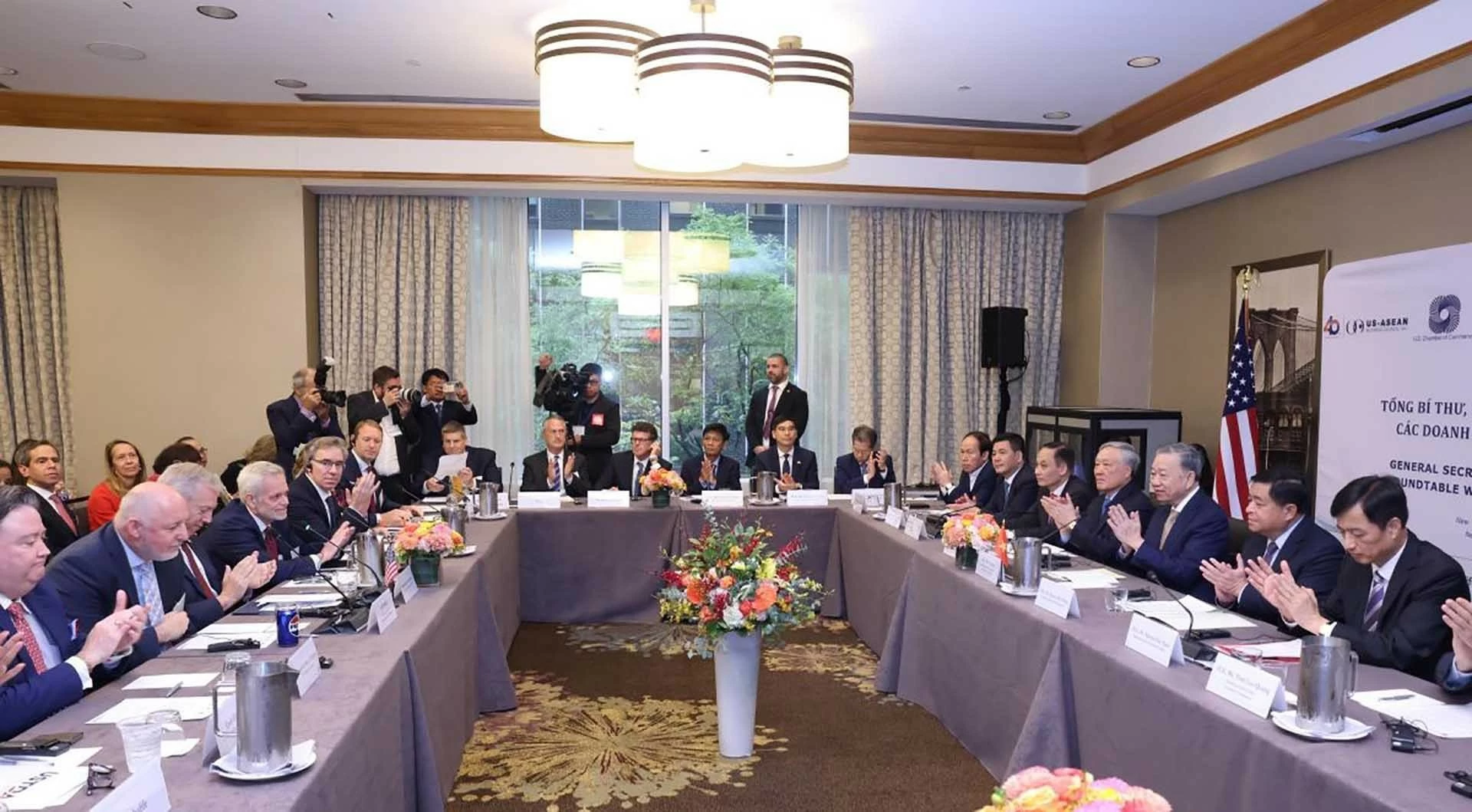 Thúc đẩy, khuyến khích doanh nghiệp Hoa Kỳ tăng cường đầu tư tại Việt Nam Thúc đẩy, khuyến khích doanh nghiệp Hoa Kỳ tăng cường đầu tư tại Việt Nam