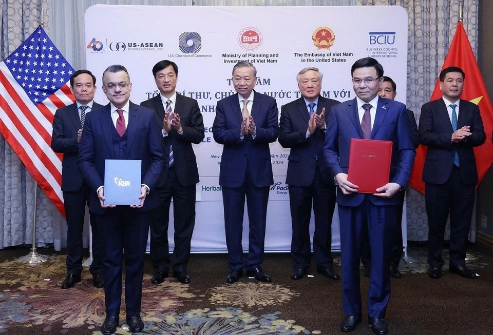 PetroVietnam đẩy mạnh hợp tác với các đối tác Hoa Kỳ, thực hiện bước đi chiến lược về chuyển đổi số và năng lượng bền vững PetroVietnam đẩy mạnh hợp tác với các đối tác Hoa Kỳ, thực hiện bước đi chiến lược về chuyển đổi số và năng lượng bền vững