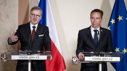Czech: Xích mích trong chính phủ liên minh, một đảng ra đi, cáo buộc Thủ tướng Fiala 