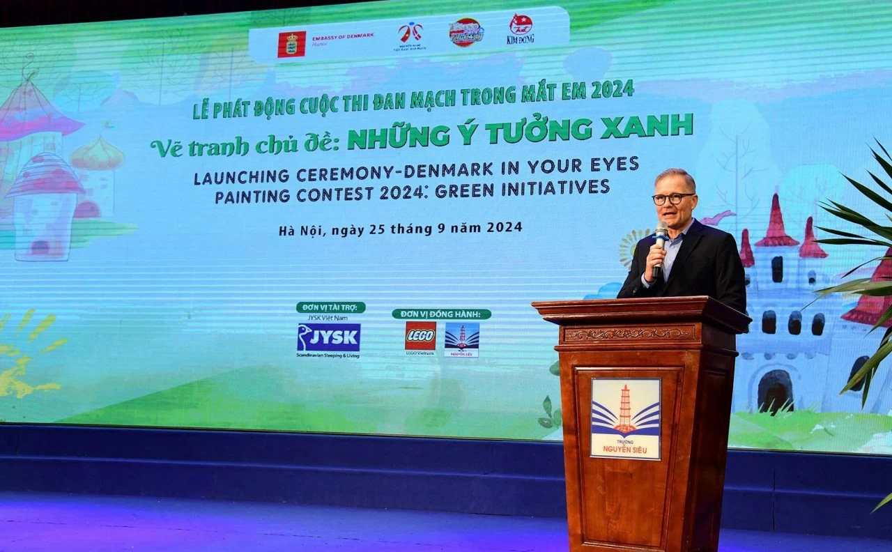 Ông Nicolai Prytz, Đại sứ Đan Mạch phát biểu tại Lễ phát động cuộc thi vẽ tranh “Đan Mạch trong mắt em” 2024. (Ảnh: Ngọc Anh) Ông Nicolai Prytz, Đại sứ Đan Mạch phát biểu tại Lễ phát động cuộc thi vẽ tranh “Đan Mạch trong mắt em” 2024. (Ảnh: Ngọc Anh)