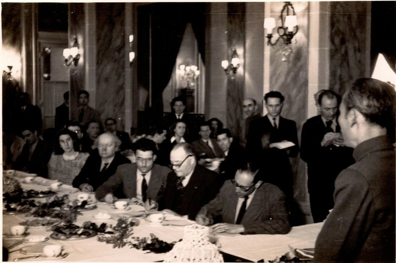 Hồ Chủ tịch họp báo ngày 12/7/1946 tại Hotel Royal Monceau nói rõ quan điểm của CPVN tại cuộc đàm phán Fontainebleaua. (Ảnh tư liệu) Hồ Chủ tịch họp báo ngày 12/7/1946 tại Hotel Royal Monceau nói rõ quan điểm của CPVN tại cuộc đàm phán Fontainebleaua. (Ảnh tư liệu)