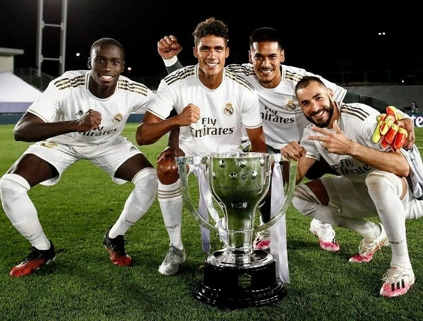 Những khoảnh khắc đáng nhớ nhất sự nghiệp của Raphael Varane 6 khoảnh khắc đáng nhớ nhất sự nghiệp Raphael Varane