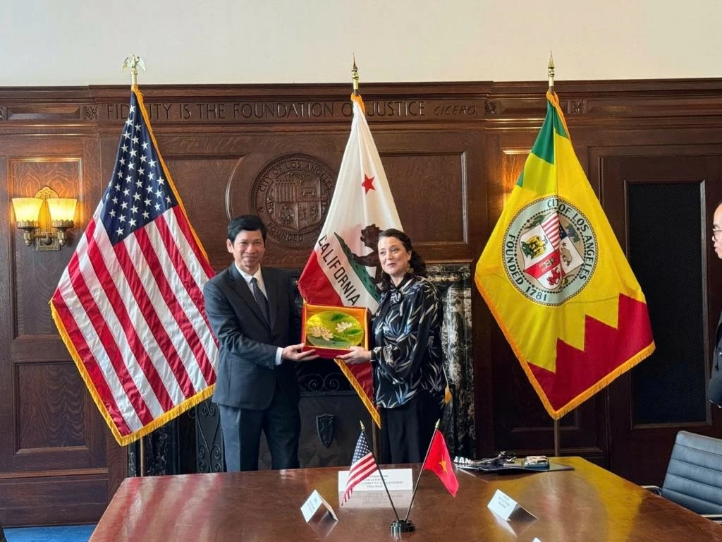 Việt Nam kết nối phát triển du lịch, điện ảnh với thành phố Los Angeles Việt Nam kết nối phát triển du lịch, điện ảnh với thành phố Los Angeles