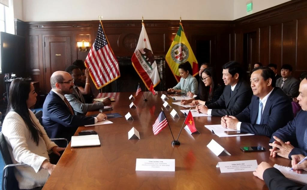 Việt Nam kết nối phát triển du lịch, điện ảnh với thành phố Los Angeles Việt Nam kết nối phát triển du lịch, điện ảnh với thành phố Los Angeles