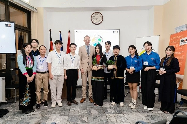 Đức chia sẻ kinh nghiệm, nâng cao nhận thức về biến đổi khí hậu ở Việt Nam Đức chia sẻ kinh nghiệm, nâng cao nhận thức về biến đổi khí hậu ở Việt Nam