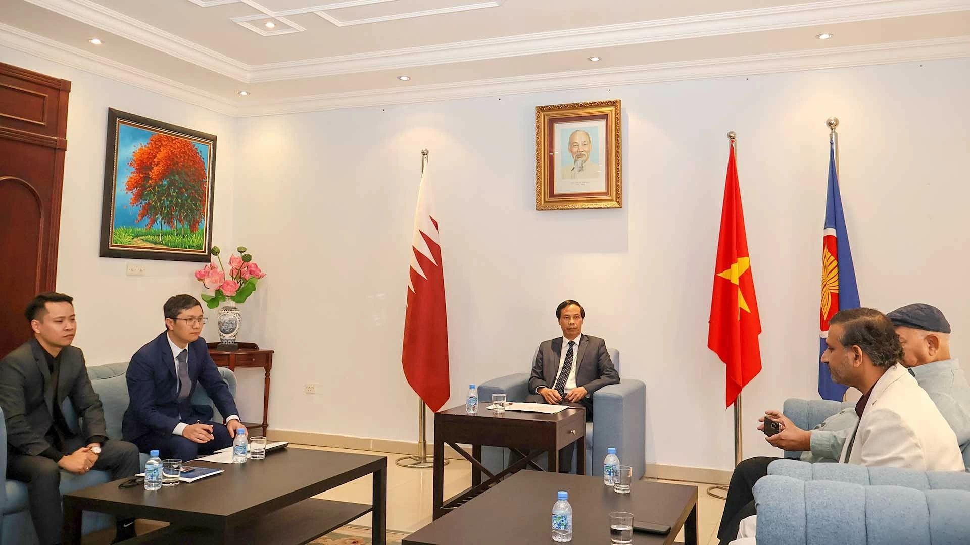 Đại sứ Việt Nam tại Qatar gặp mặt truyền thông, báo chí sở tại Đại sứ Việt Nam tại Qatar gặp mặt truyền thông, báo chí sở tại