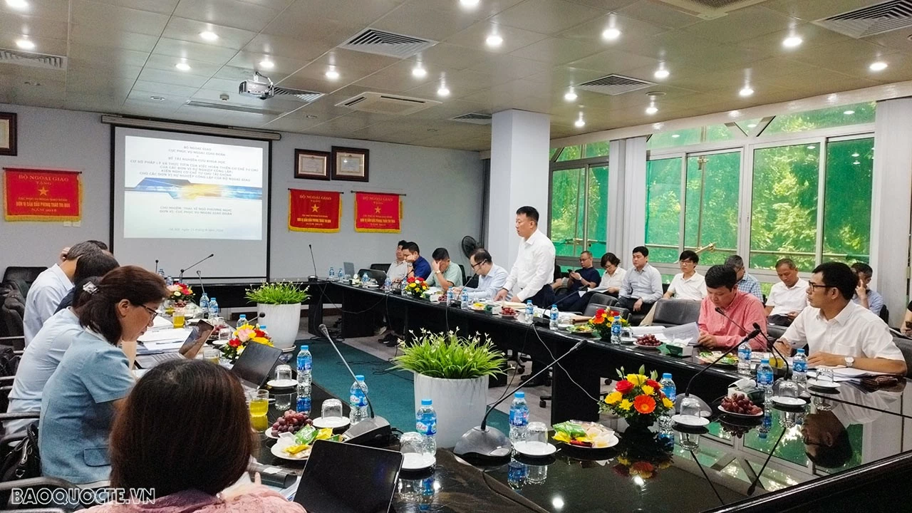 Ngày 25/9, tại Hà Nội, Cục Phục vụ Ngoại giao đoàn, Bộ Ngoại giao đã tổ chức Tọa đàm khoa học ‘Đổi mới cơ chế tự chủ tài chính của các đơn vị sự nghiệp công lập trực thuộc Bộ Ngoại giao, thực trạng và giải pháp’. (Ảnh: Anh Sơn)