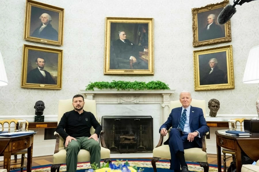 Tình hình Ukraine: Mỹ tung gói viện trợ khủng cùng vũ khí 'nóng', Tổng thống Biden 'hiệu triệu' đồng minh, quyền đổi lãnh thổ lấy hòa bình là của Kiev Tình hình Ukraine: Mỹ tung gói viện trợ khủng cùng vũ khí 'nóng', Tổng thống Biden 'hiệu triệu' đồng minh, quyền đổi lãnh thổ lấy hòa bình là của Kiev