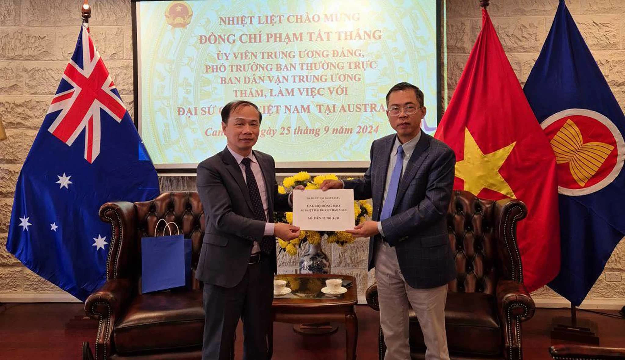 Đoàn công tác của Ban Dân vận Trung ương thăm và làm việc tại Australia Đoàn công tác của Ban Dân vận Trung ương thăm và làm việc tại Australia