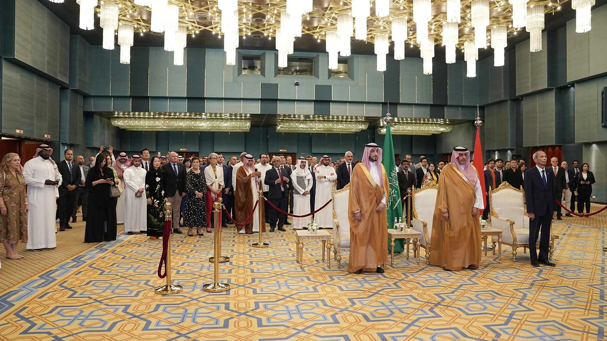 Kỷ niệm 79 năm Quốc khánh Việt Nam và 25 năm thiết lập quan hệ ngoại giao Việt Nam-Saudi Arabia: Hướng tới tương lai đầy triển vọng Kỷ niệm 79 năm Quốc khánh Việt Nam và 25 năm thiết lập quan hệ ngoại giao Việt Nam-Saudi Arabia: Hướng tới tương lai đầy triển vọng
