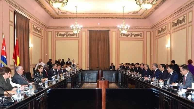 Củng cố, làm sâu sắc và nâng cao hiệu quả mối quan hệ đoàn kết truyền thống, hữu nghị đặc biệt, hợp tác toàn diện Việt Nam-Cuba Củng cố, làm sâu sắc và nâng cao hiệu quả mối quan hệ đoàn kết truyền thống, hữu nghị đặc biệt, hợp tác toàn diện Việt Nam-Cuba