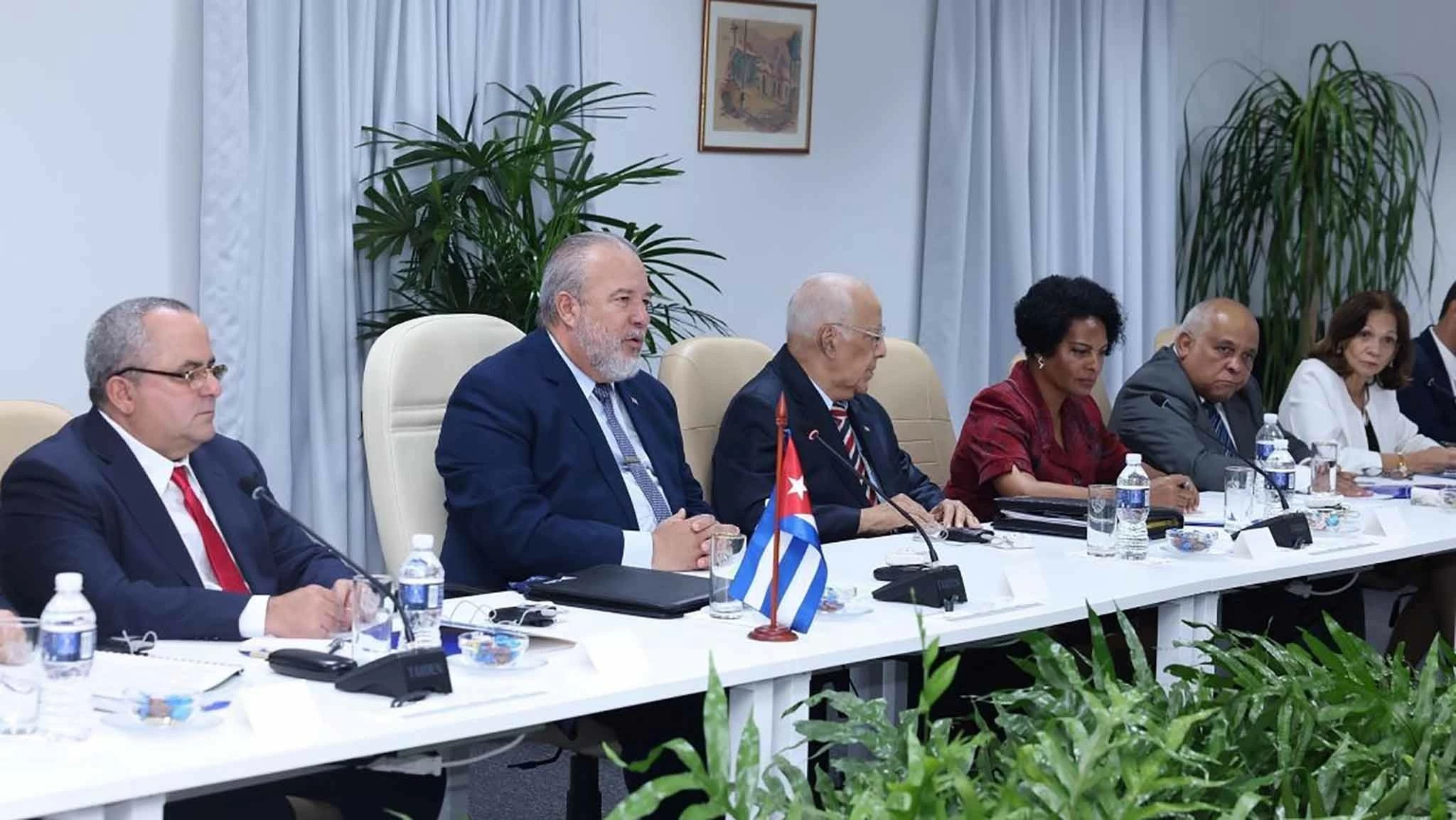 Việt Nam-Cuba phấn đấu nâng kim ngạch thương mại lên 500 triệu USD trong 5 năm tới Việt Nam-Cuba phấn đấu nâng kim ngạch thương mại lên 500 triệu USD trong 5 năm tới