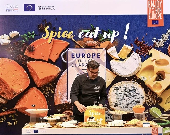 Chuyên gia hàng đầu chia sẻ Chuyên gia hàng đầu chia sẻ nghệ thuật và di sản làm phô mai Pháp