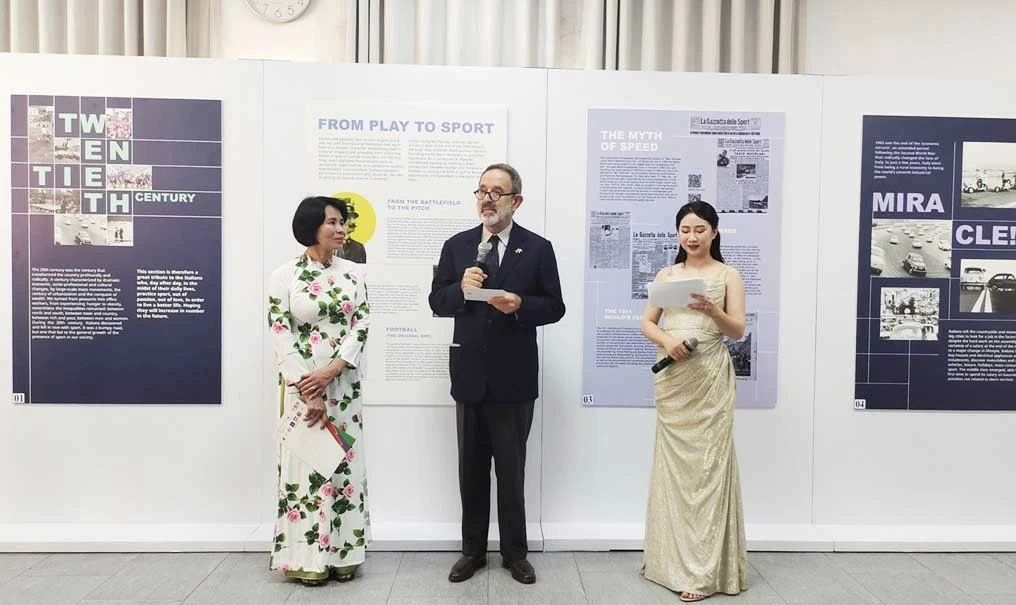 Triển lãm 'Vượt qua giới hạn': Hành trình nghệ thuật sáng tạo về lịch sử, hiện tại và tương lai của thể thao Italy Triển lãm 'Vượt qua giới hạn': Hành trình nghệ thuật sáng tạo về lịch sử, hiện tại và tương lai của thể thao Italy