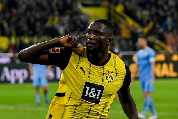 Guirassy lập cú đúp và kiếm về 1 quả 11m Dortmund. Guirassy lập cú đúp và kiếm về 1 quả 11m Dortmund.