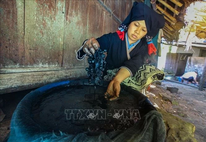 Bảo tồn và phát huy văn hóa phi vật thể các dân tộc thiểu số có nguy cơ mai một Bảo tồn và phát huy văn hóa phi vật thể các dân tộc thiểu số có nguy cơ mai một