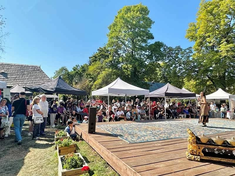 Đại sứ quán Việt Nam tham gia Lễ hội văn hóa châu Á tại Bucharest Đại sứ quán Việt Nam tham gia Lễ hội văn hóa châu Á tại Bucharest