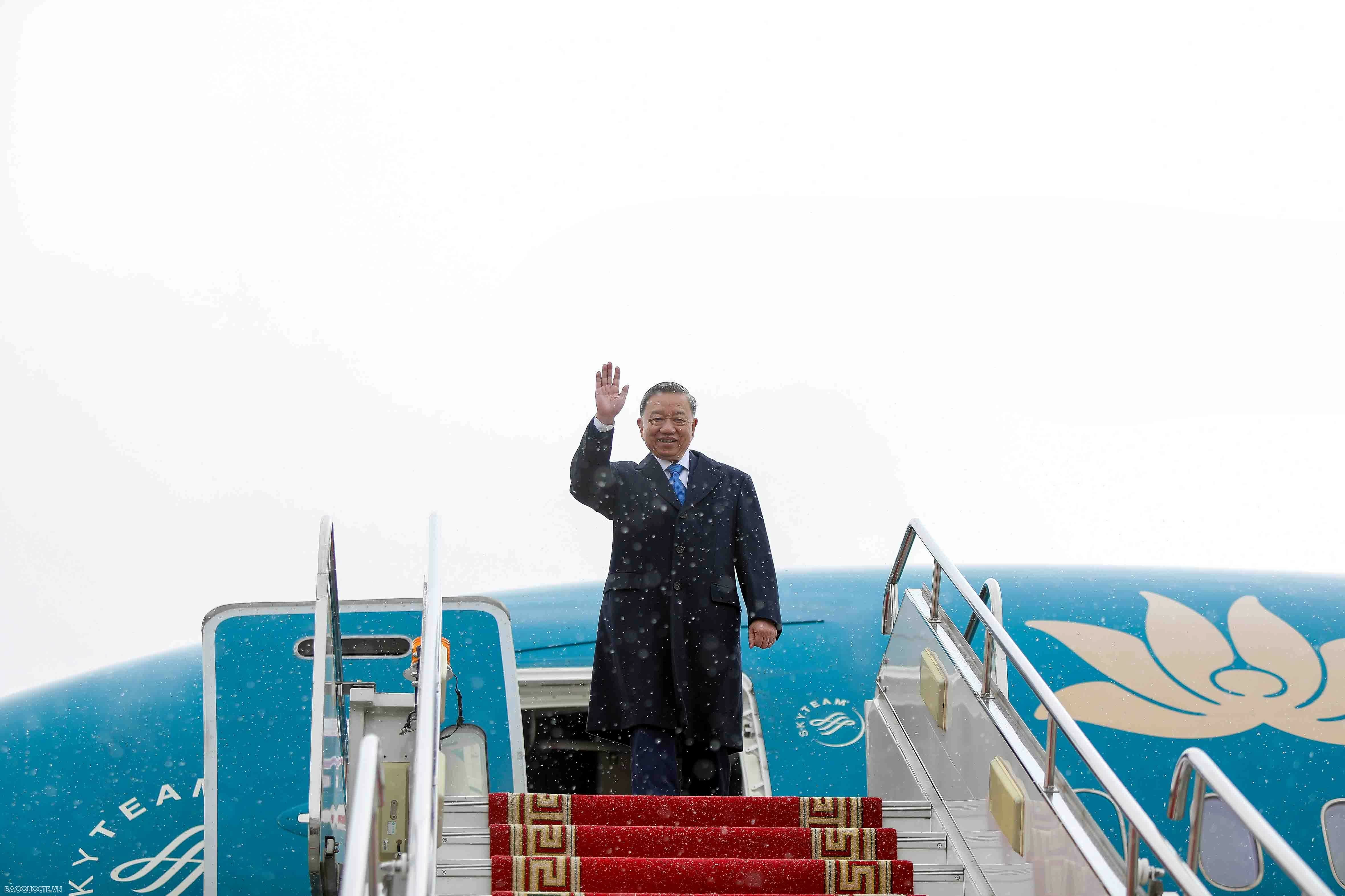 Tổng Bí thư, Chủ tịch nước Tô Lâm đến Mông Cổ, bắt đầu chuyến thăm cấp Nhà nước Tổng Bí thư, Chủ tịch nước Tô Lâm đến Mông Cổ, bắt đầu chuyến thăm cấp Nhà nước