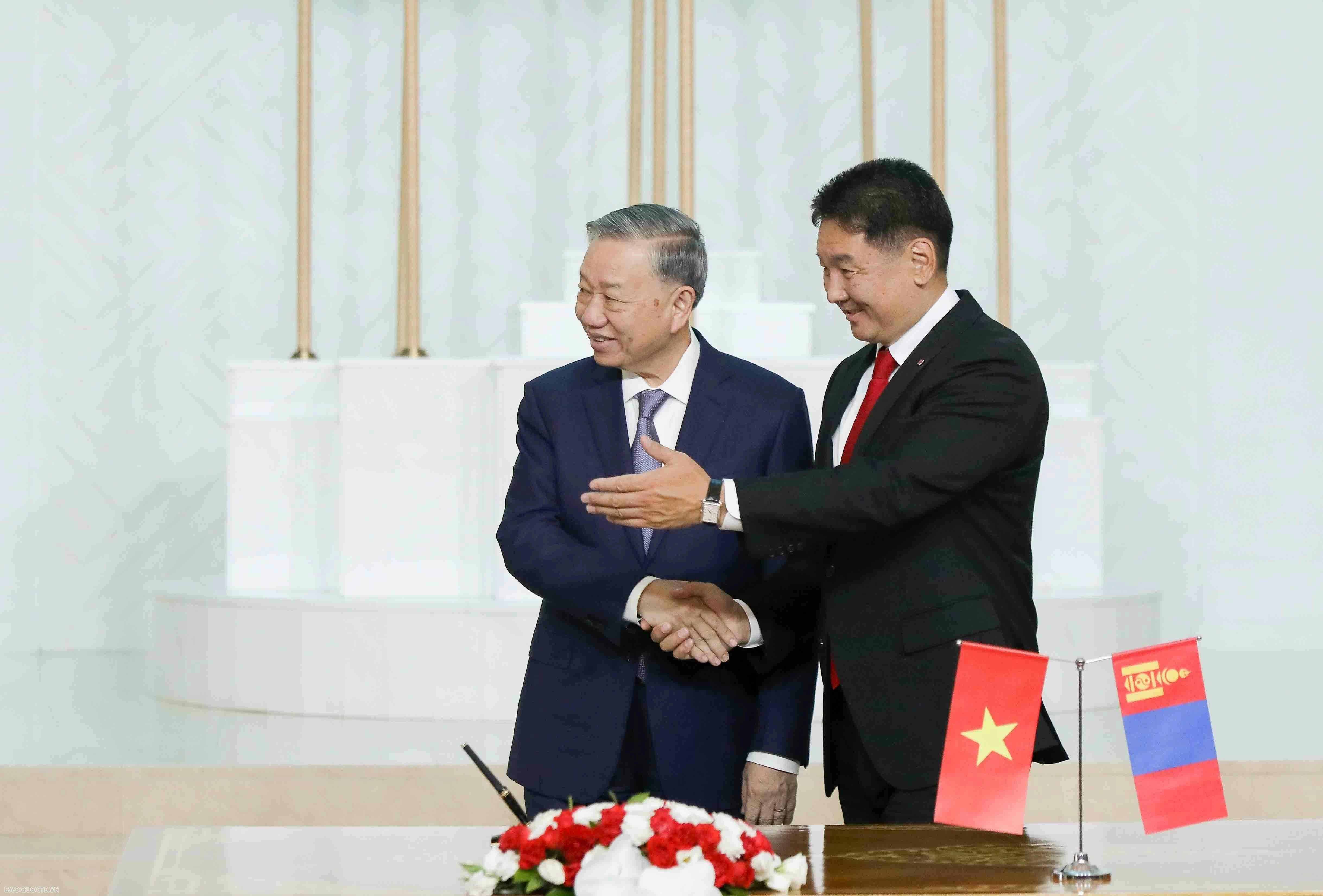 Hội đàm Việt Nam-Mông Cổ Hội đàm Việt Nam-Mông Cổ