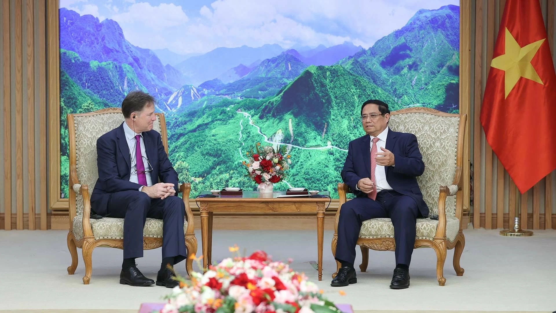 Thủ tướng Phạm Minh Chính tiếp Chủ tịch phụ trách đối ngoại toàn cầu Tập đoàn Meta Thủ tướng Phạm Minh Chính tiếp Chủ tịch phụ trách đối ngoại toàn cầu Tập đoàn Meta