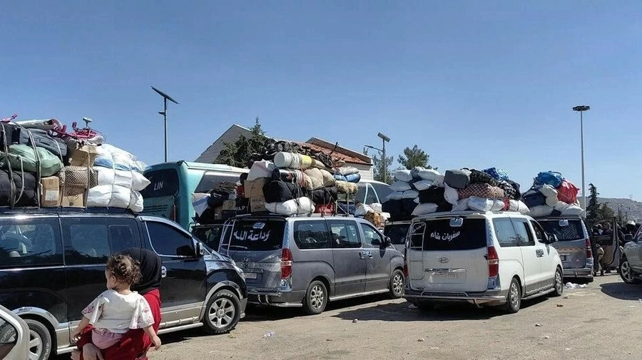 Các phương tiện chở các gia đình chạy trốn khỏi các cuộc không kích của Israel ở Lebanon đã đến biên giới Syria vào thứ Ba. (Nguồn: UNHCR) Các phương tiện chở các gia đình chạy trốn khỏi các cuộc không kích của Israel ở Lebanon đã đến biên giới Syria vào thứ Ba. (Nguồn: UNHCR)