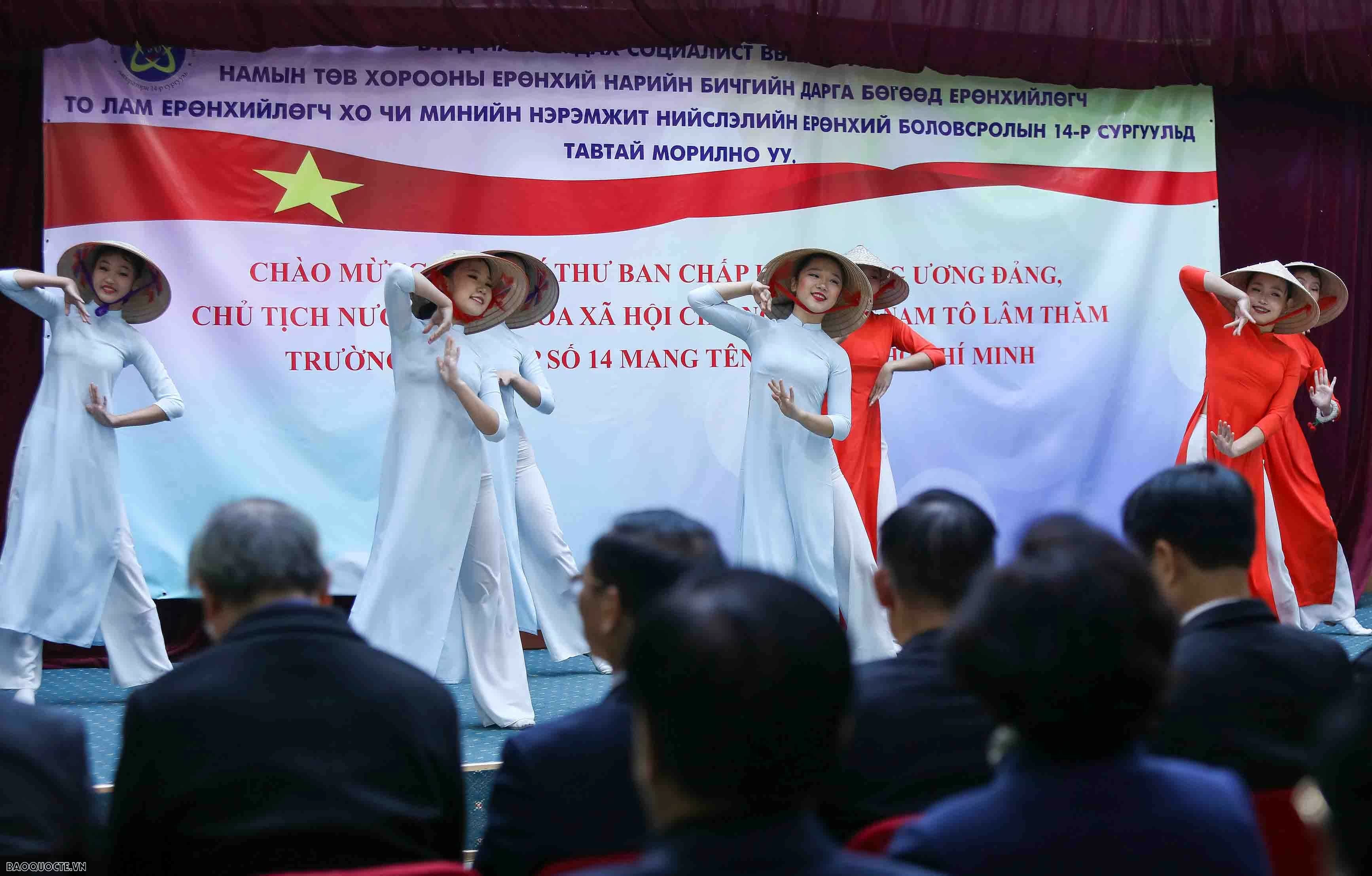 Tổng Bí thư, Chủ tịch nước Tô Lâm thăm Trường mang tên Chủ tịch Hồ Chí Minh tại Mông Cổ Tổng Bí thư, Chủ tịch nước Tô Lâm thăm Trường mang tên Chủ tịch Hồ Chí Minh tại Mông Cổ