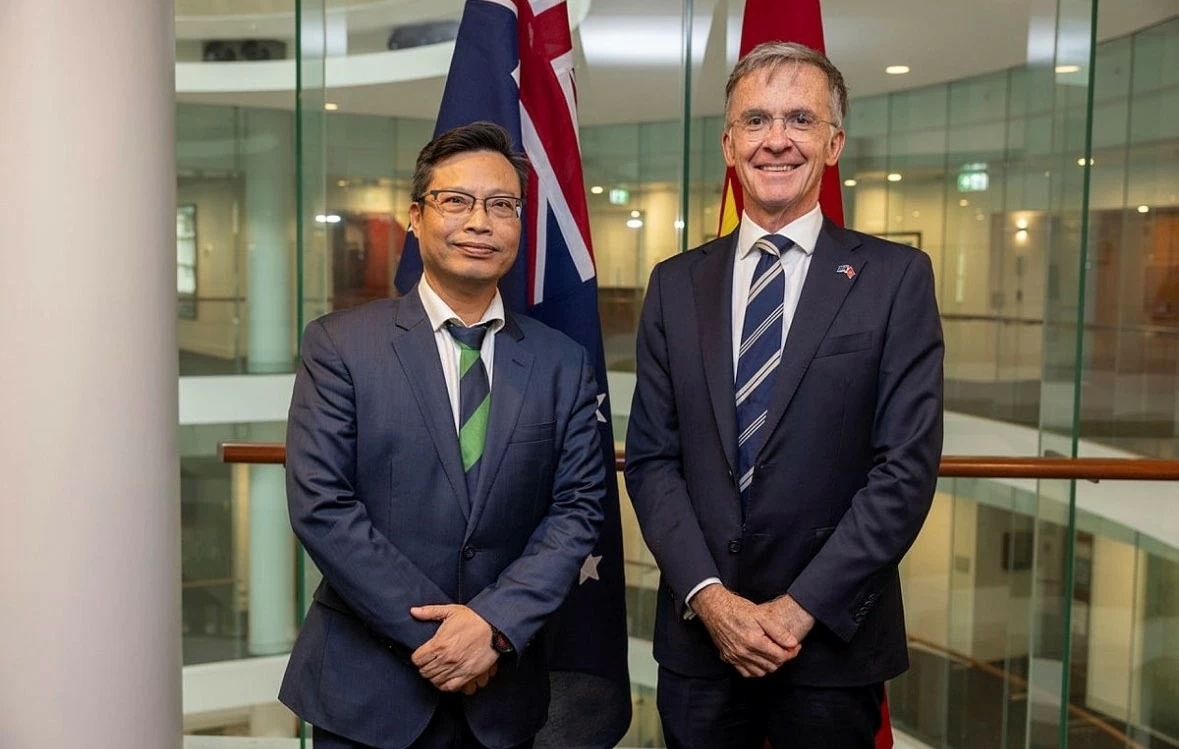 Trưởng đoàn Việt Nam và Trưởng đoàn Australia Trưởng đoàn Việt Nam và Trưởng đoàn Australia