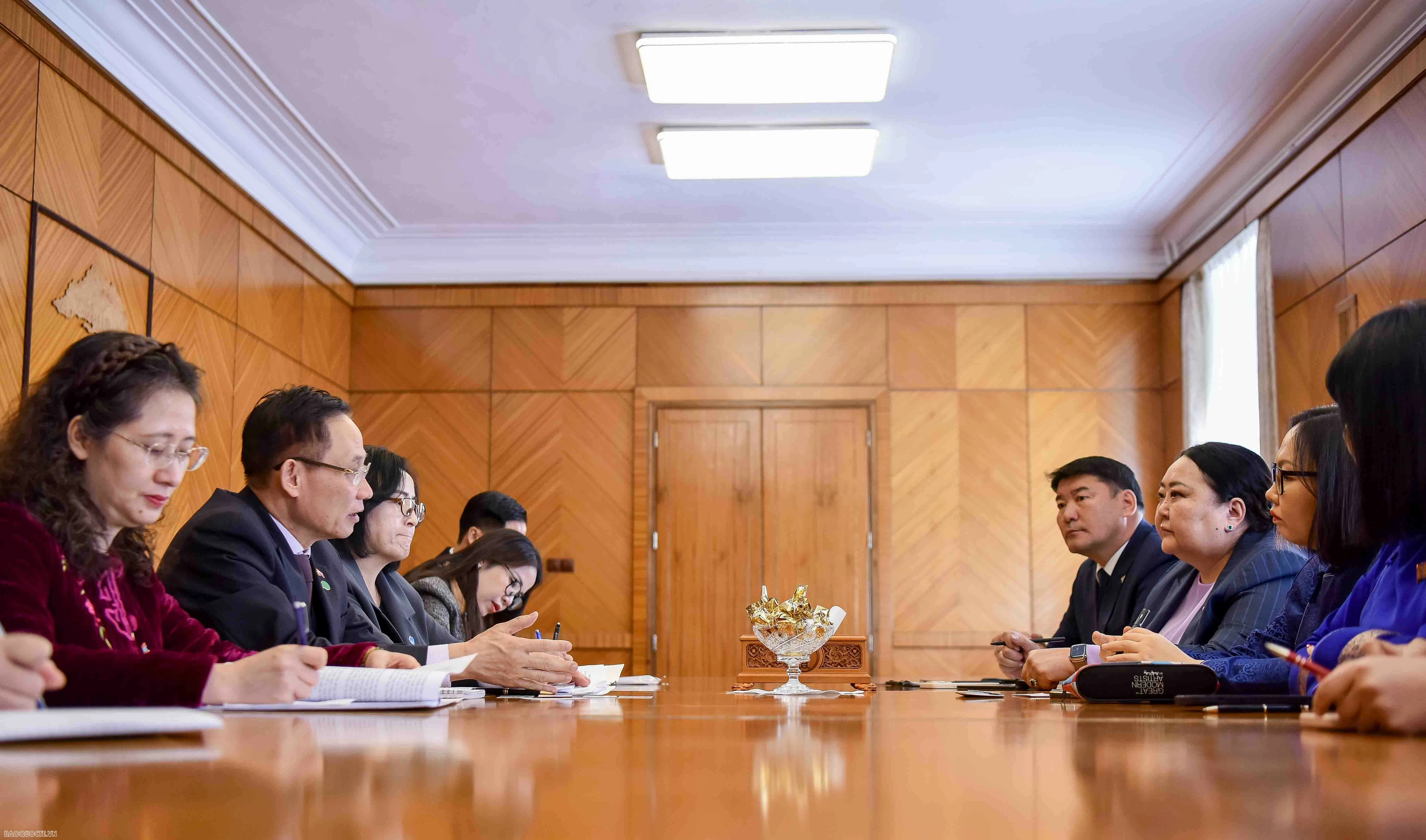 Việt Nam mong muốn tăng cường quan hệ với Mông Cổ và các chính đảng tại Mông Cổ Việt Nam mong muốn tăng cường quan hệ với Mông Cổ và các chính đảng tại Mông Cổ