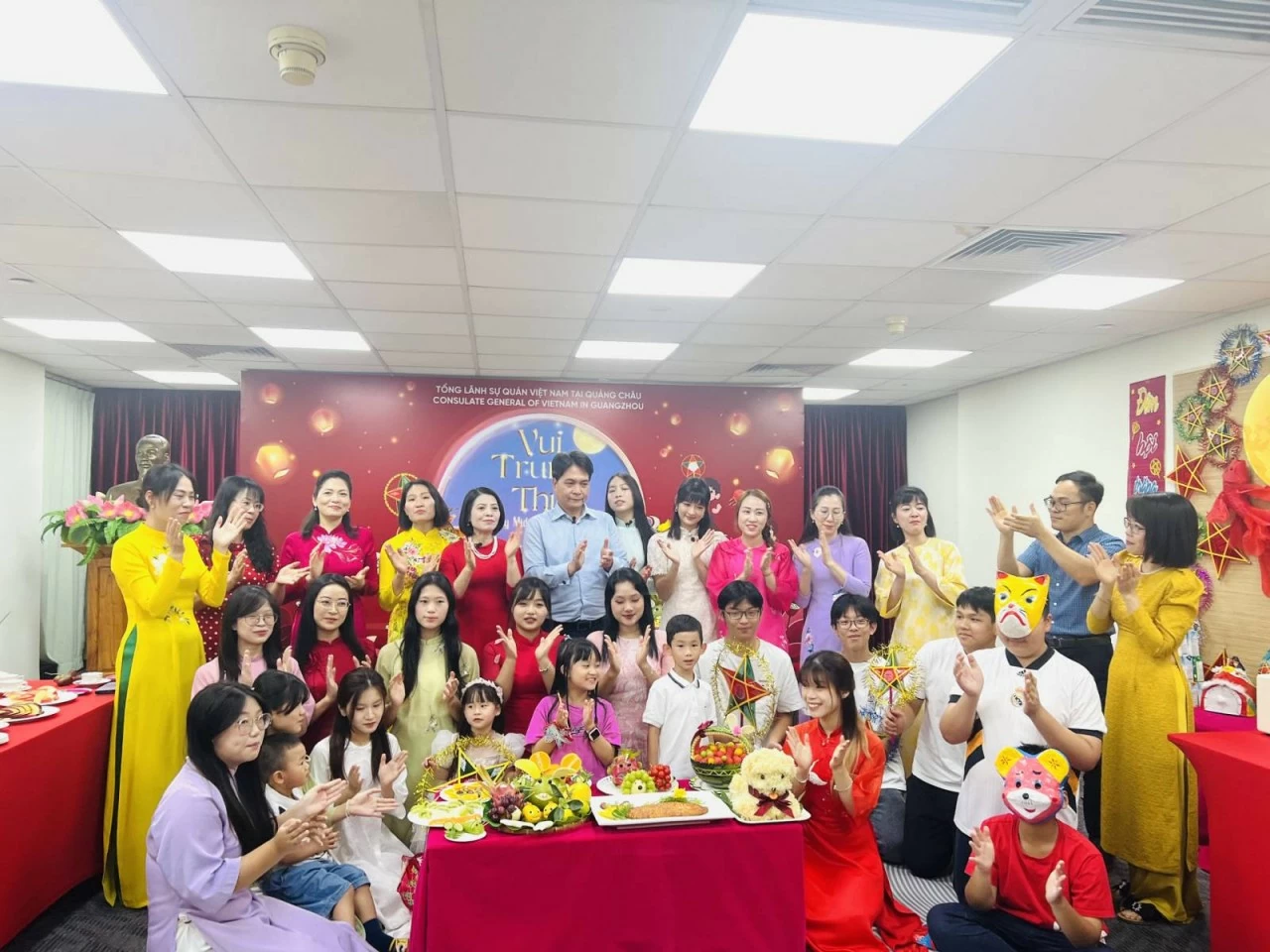 Tết Trung thu Việt Nam lên sóng Đài Truyền hình tỉnh Quảng Đông, Trung Quốc Tết Trung thu Việt Nam lên sóng Đài Truyền hình tỉnh Quảng Đông, Trung Quốc