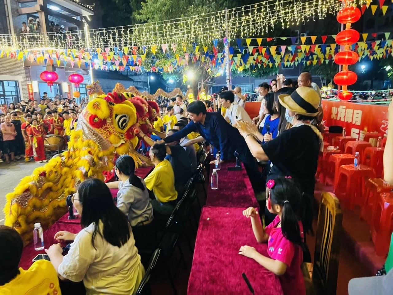 Tết Trung thu Việt Nam lên sóng Đài Truyền hình tỉnh Quảng Đông, Trung Quốc Tết Trung thu Việt Nam lên sóng Đài Truyền hình tỉnh Quảng Đông, Trung Quốc