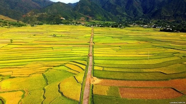 Thả hồn vào khung cảnh nên thơ của ruộng bậc thang tại Lai Châu Thả hồn vào khung cảnh nên thơ của ruộng bậc thang tại Lai Châu