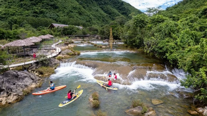 Trải nghiệm các trò chơi dưới nước. Trải nghiệm các trò chơi dưới nước.