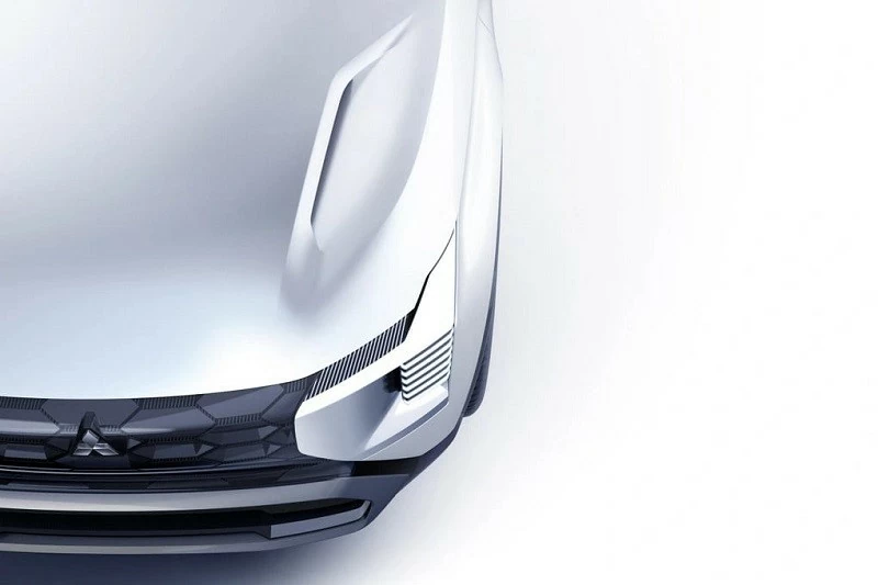 Có vẻ như mũi xe mang thiết kế quen thuộc của Mitsubishi trong thời gian gần đây Có vẻ như mũi xe mang thiết kế quen thuộc của Mitsubishi trong thời gian gần đây