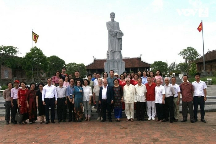 Góp phần hoàn thiện hồ sơ trình UNESCO ghi danh ông là Danh nhân Văn hóa Thế giới Góp phần hoàn thiện hồ sơ trình UNESCO ghi danh ông là Danh nhân Văn hóa Thế giới