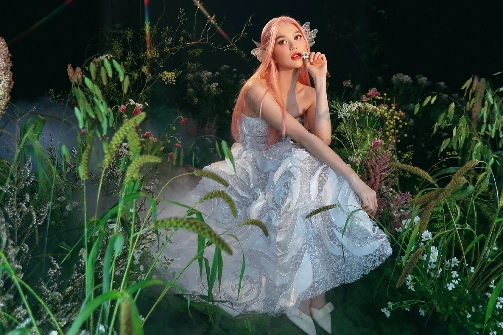 Hình ảnh người mẫu Ngọc Trinh hóa thần tiên Hình ảnh người mẫu Ngọc Trinh hóa thần tiên