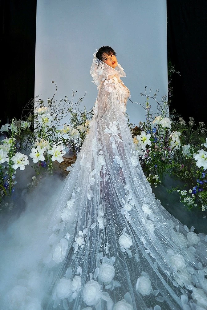 Hình ảnh người mẫu Ngọc Trinh hóa thần tiên Hình ảnh người mẫu Ngọc Trinh hóa thần tiên