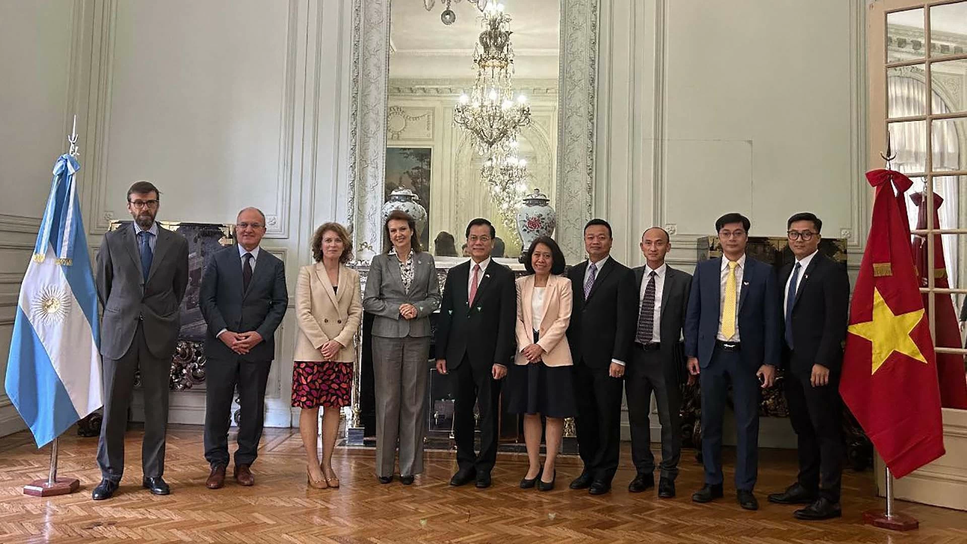 Thứ trưởng Hà Kim Ngọc thăm Argentina đồng chủ trì Tham vấn chính trị lần thứ 9 giữa hai Bộ Ngoại giao Thứ trưởng Hà Kim Ngọc thăm Argentina đồng chủ trì Tham vấn chính trị lần thứ 9 giữa hai Bộ Ngoại giao