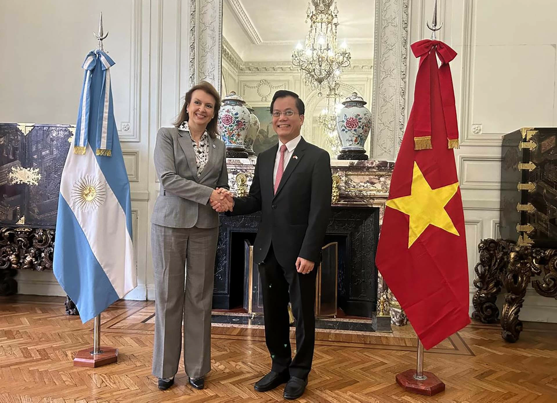 Thứ trưởng Hà Kim Ngọc thăm Argentina đồng chủ trì Tham vấn chính trị lần thứ 9 giữa hai Bộ Ngoại giao Thứ trưởng Hà Kim Ngọc thăm Argentina đồng chủ trì Tham vấn chính trị lần thứ 9 giữa hai Bộ Ngoại giao
