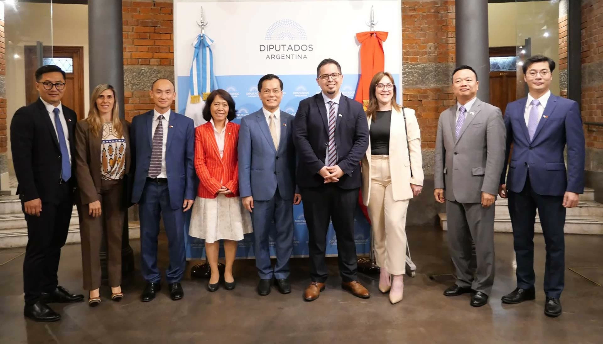 Thứ trưởng Hà Kim Ngọc thăm Argentina đồng chủ trì Tham vấn chính trị lần thứ 9 giữa hai Bộ Ngoại giao Thứ trưởng Hà Kim Ngọc thăm Argentina đồng chủ trì Tham vấn chính trị lần thứ 9 giữa hai Bộ Ngoại giao